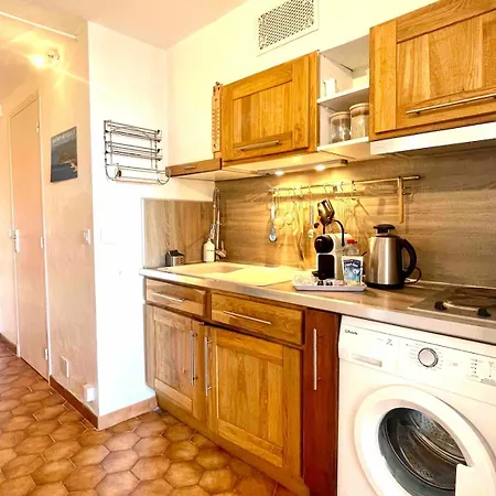 Sea View, Exceptional Terrace, Direct Access Фрежюс